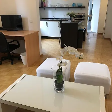 E - Quiet Business One Bedroom For 3 Guests * Dusseldorf