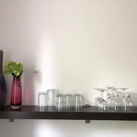 E - Quiet Business One Bedroom For 3 Guests Apartment *