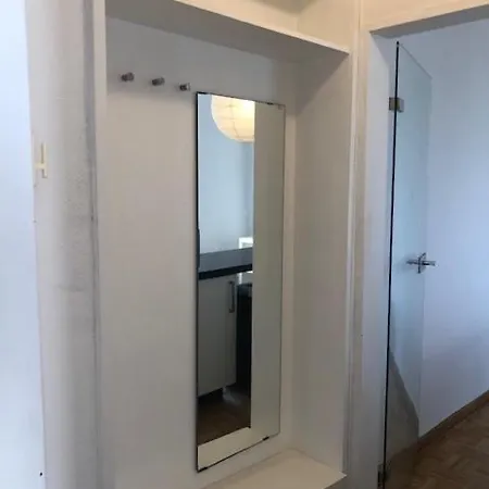 E - Quiet Business One Bedroom For 3 Guests *