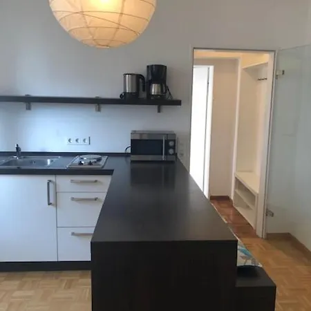 Appartement E - Quiet Business One Bedroom For 3 Guests