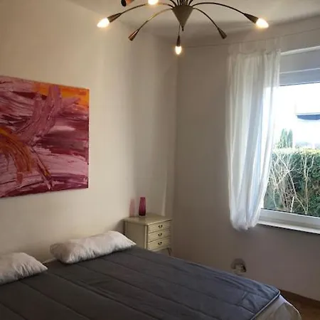 E - Quiet Business One Bedroom For 3 Guests Apartment Dusseldorf