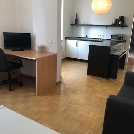 E - Quiet Business One Bedroom For 3 Guests Apartment Dusseldorf